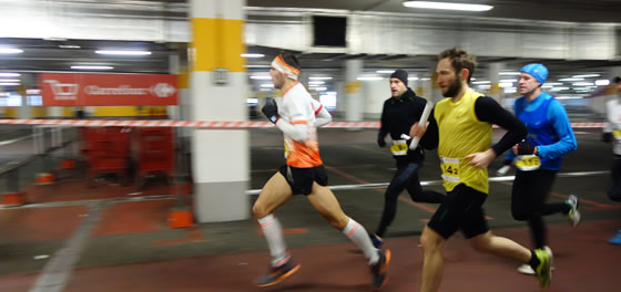 Warszawa,  -7 stopni, parking w Centrum Handlowym - czyli 10kParking Relay 2016