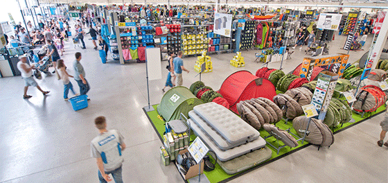 Kto nie kupował jeszcze w Decathlonie? Krótka historia na 41 lat.