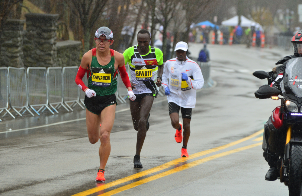 Yuki Kawauchi podczas Boston Maraton