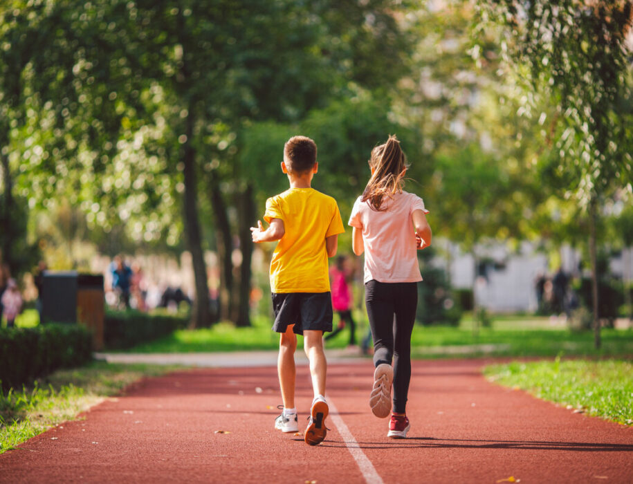 APELUJEMY! Więcej ruchu dzieci uchroni je przed chorobami psychicznymi 5 trening dzieci , norweskie bieganie