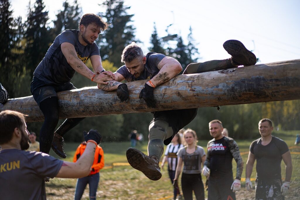 bison race obstacle race sports competition belarus may 2019