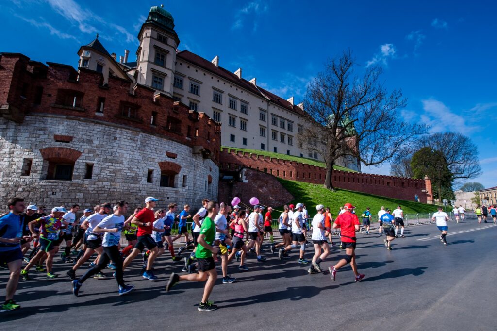 Zapisy na Cracovia Maraton 2024 ruszyły! 21 kwietnia morze biegaczy w