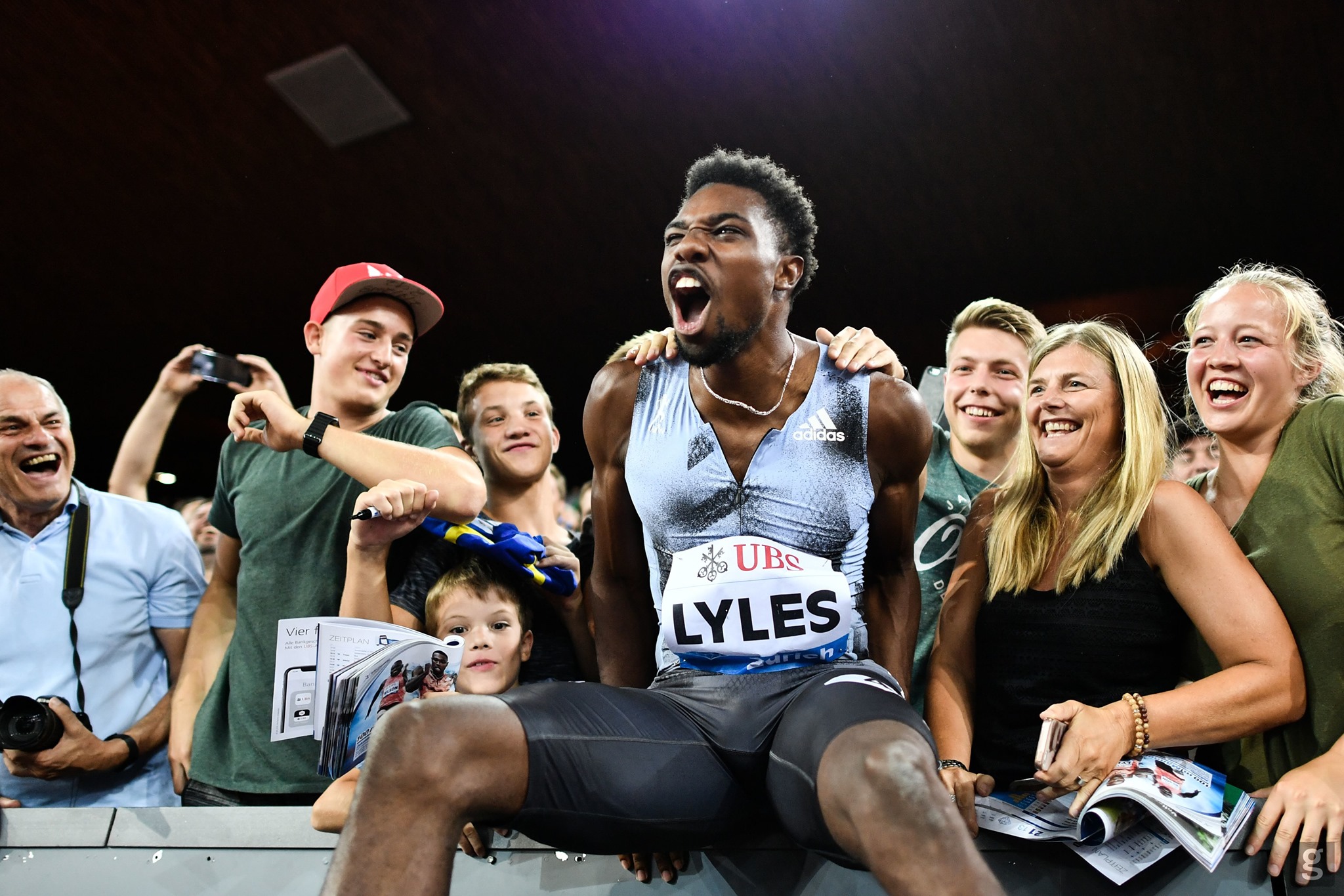 „Wystrzał pistoletu jest jak wybuch bomby” – recenzja serialu SPRINT od Netflixa!