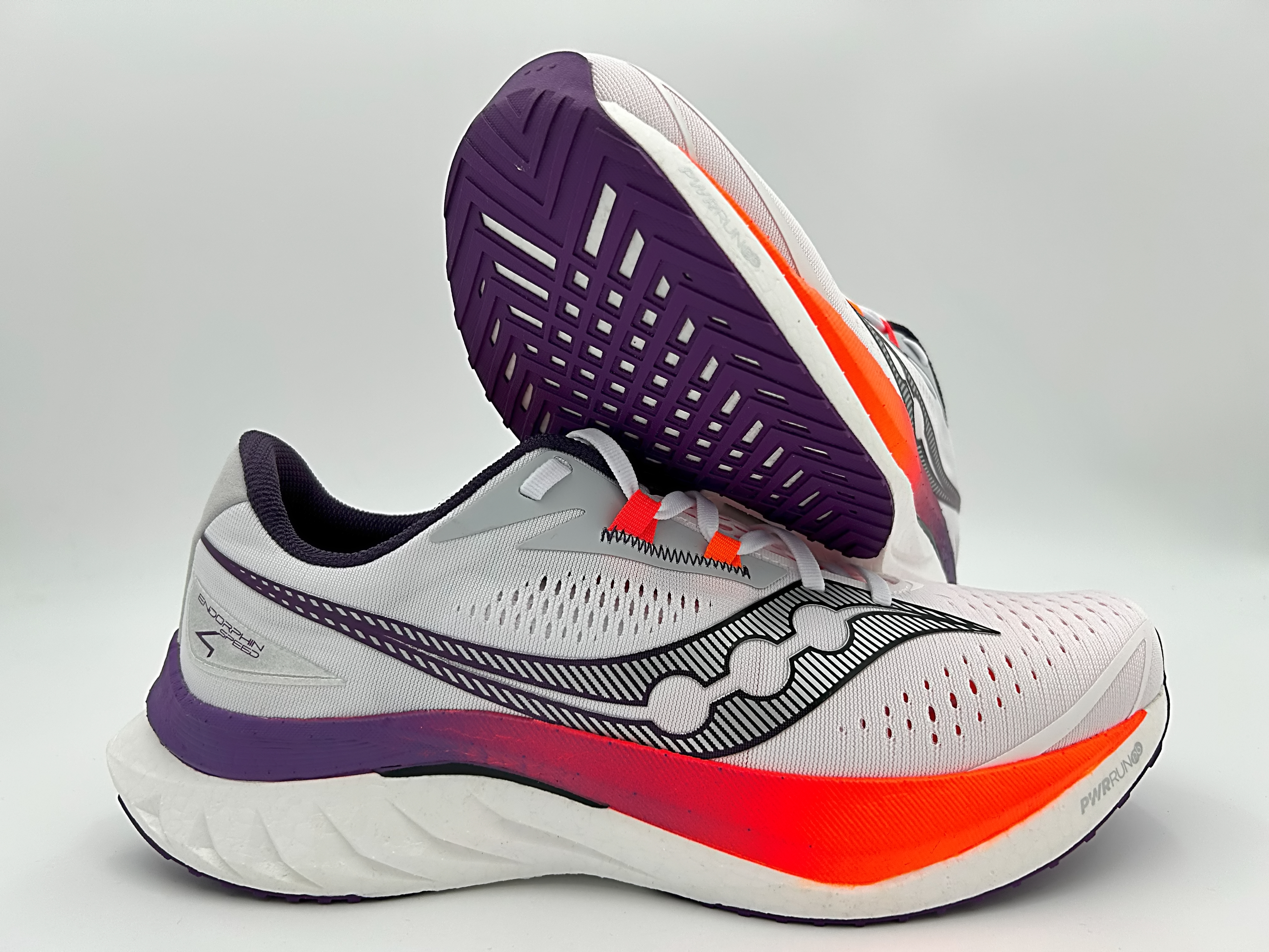 Saucony Endorphin Speed 4 – recenzja wyścigówek z płytką nylonową