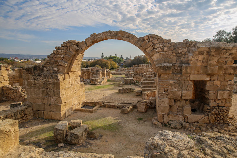 Zamek Saranta Colones stanowisko archeologiczne Nea Pafos