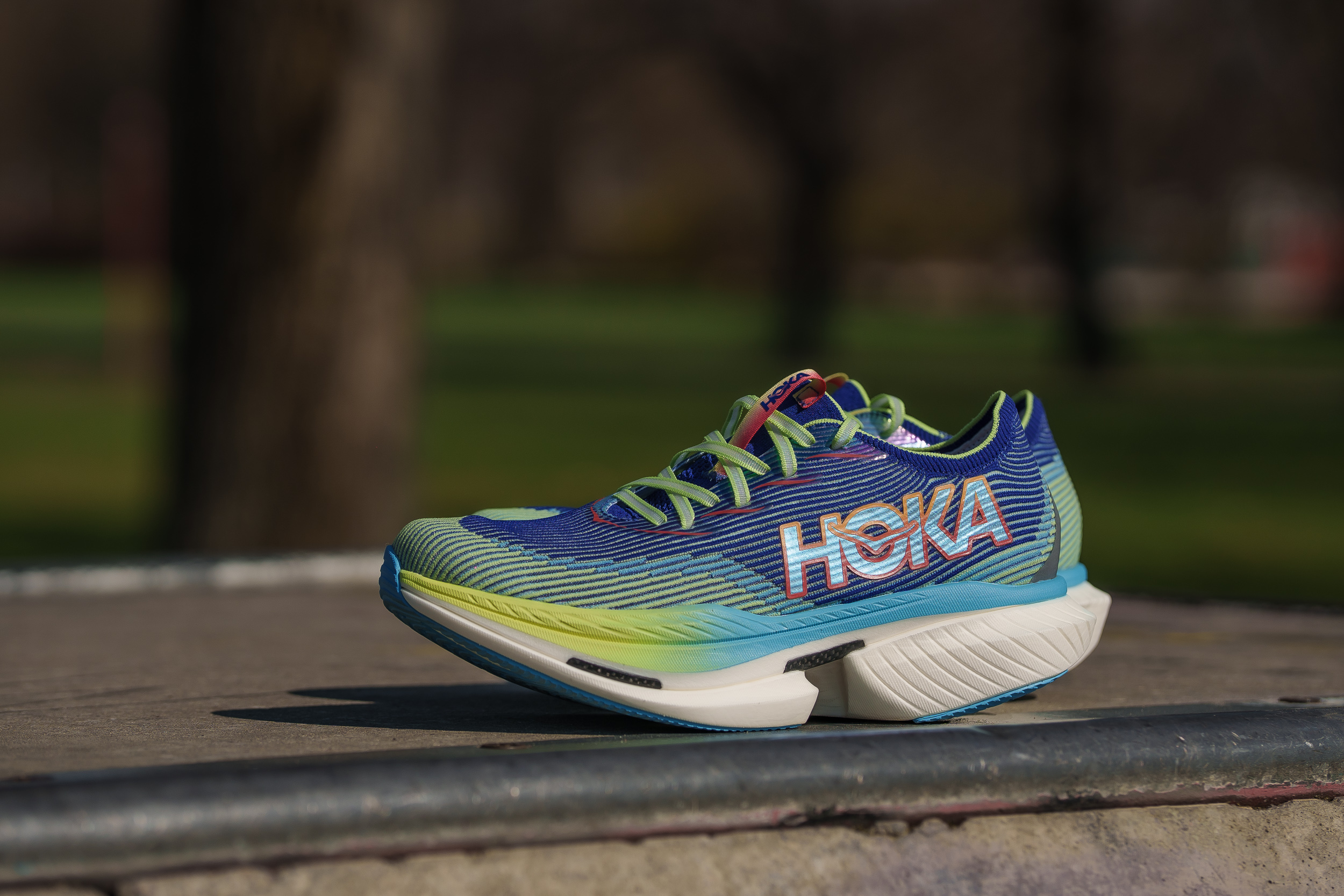 Recenzja Hoka Cielo X1 – karbonowej odsłony do szybkiego biegania