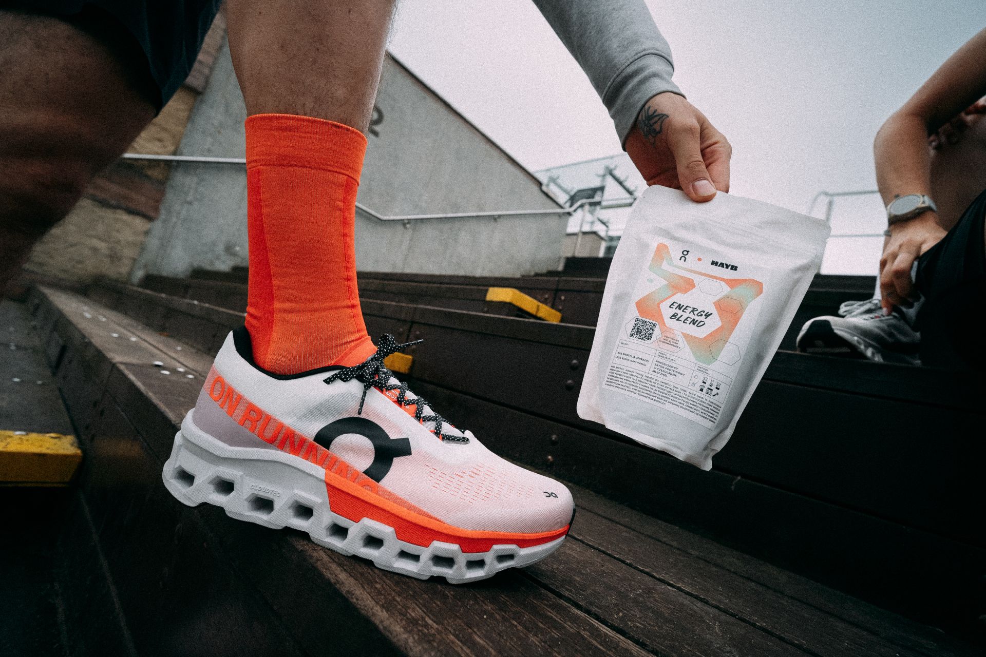 Wielka kumulacja energii, czyli niecodzienna kooperacja On Running i palarni kawy HAYB