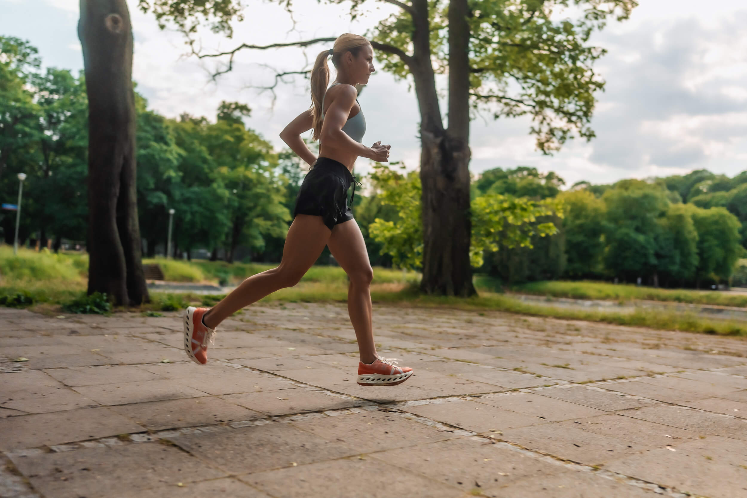 Które buty wybrać na asfalt? porównanie 4 flagowych modeli marki ON