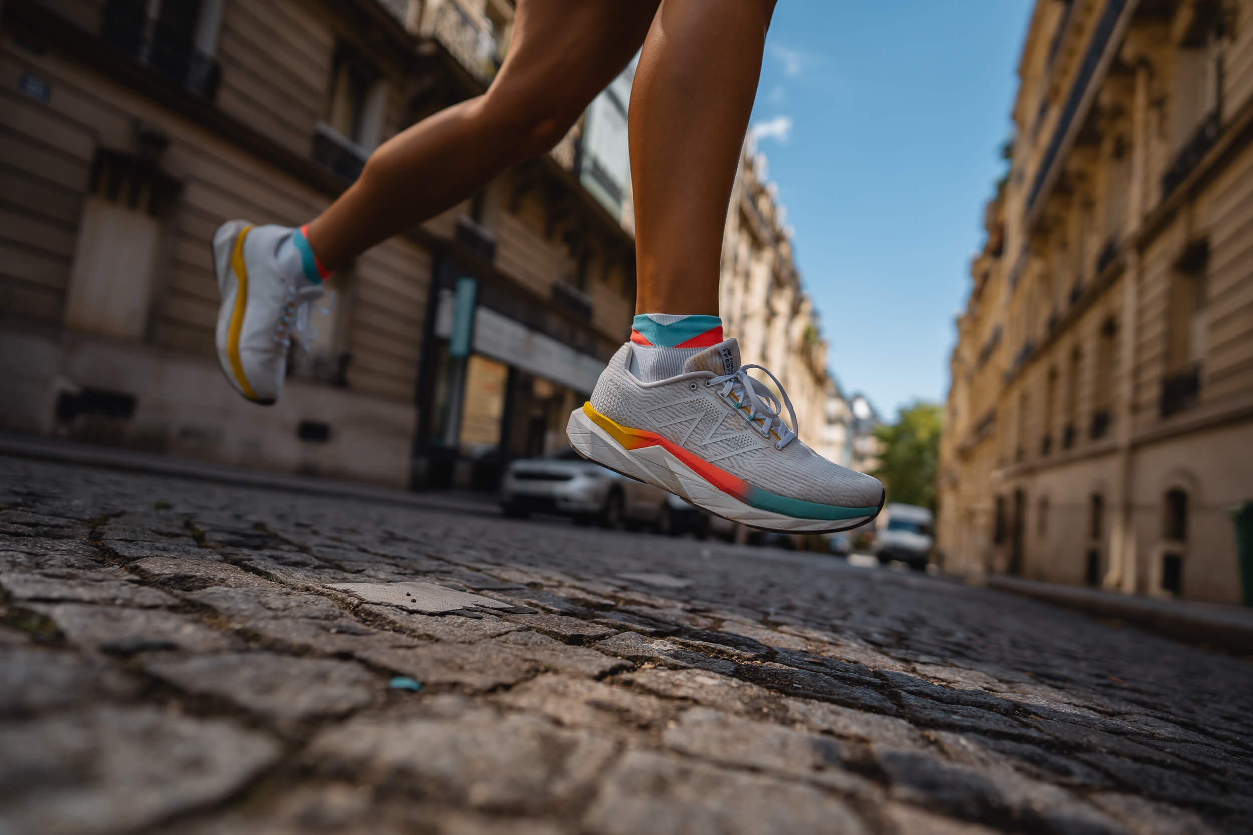 New Balance FuelCell Propel v5 zaskakujący dodatek do biegowej kolekcji butów