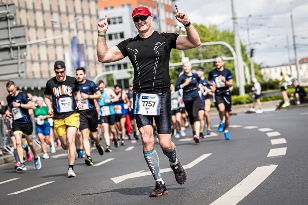 16. PKO Poznan Polmaraton biegacze na trasie