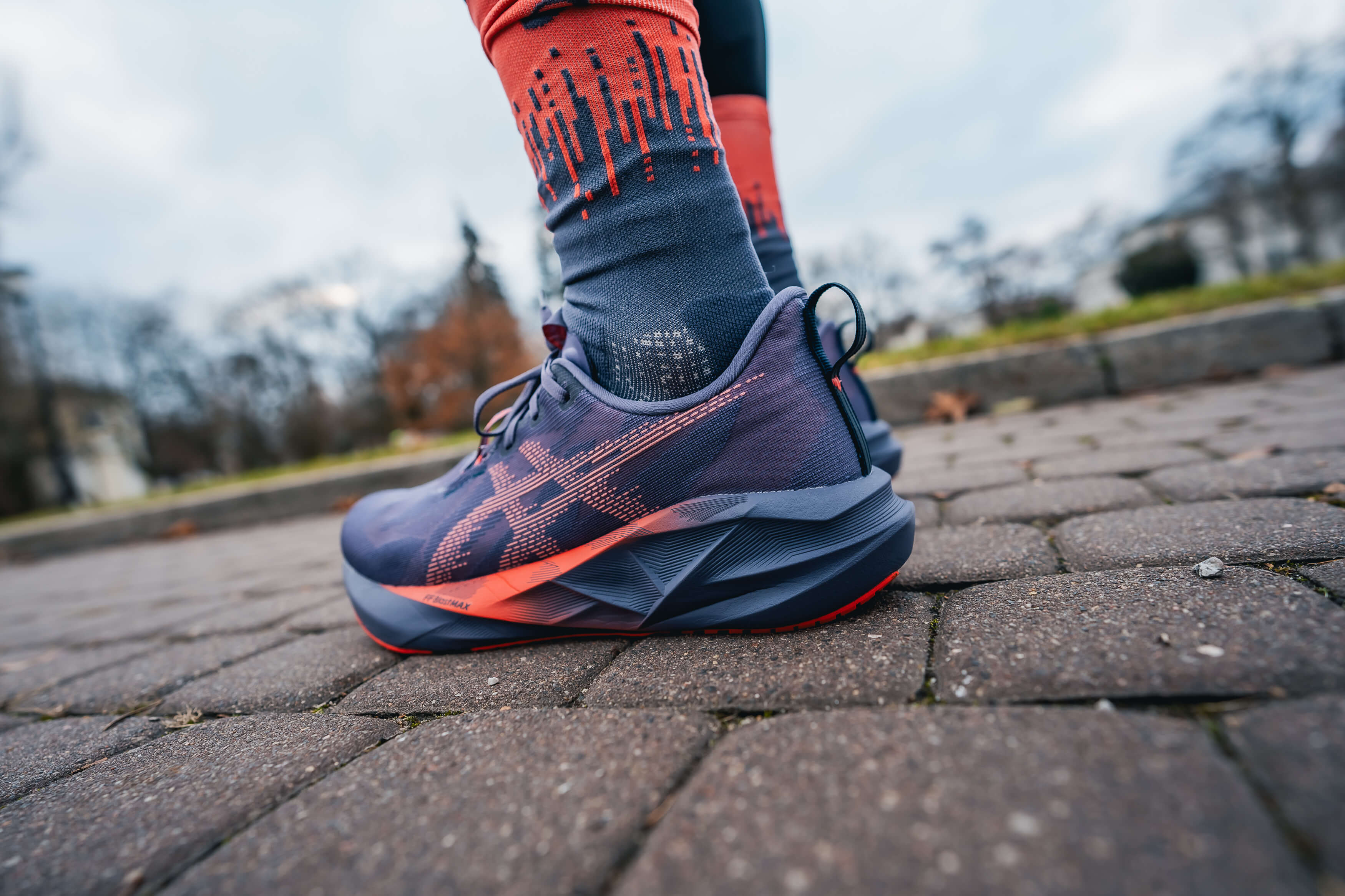 ASICS NOVABLAST 5 – niezrównane połączenie miękkości, dynamiki i lekkości