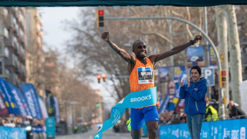 race winner jacob kiplimo breaks the world record at the news photo 1739700862.pjpeg