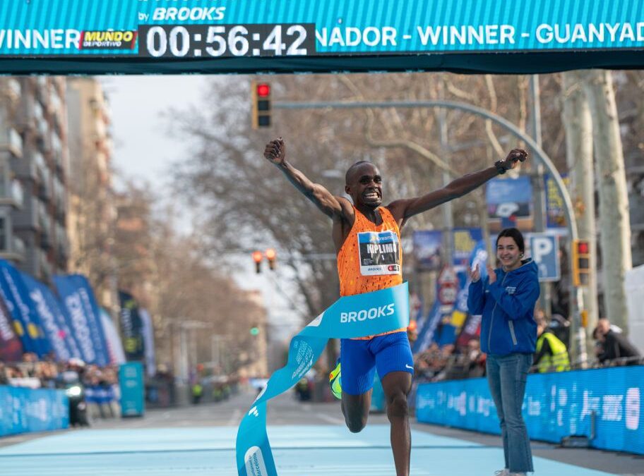 race winner jacob kiplimo breaks the world record at the news photo 1739700862.pjpeg