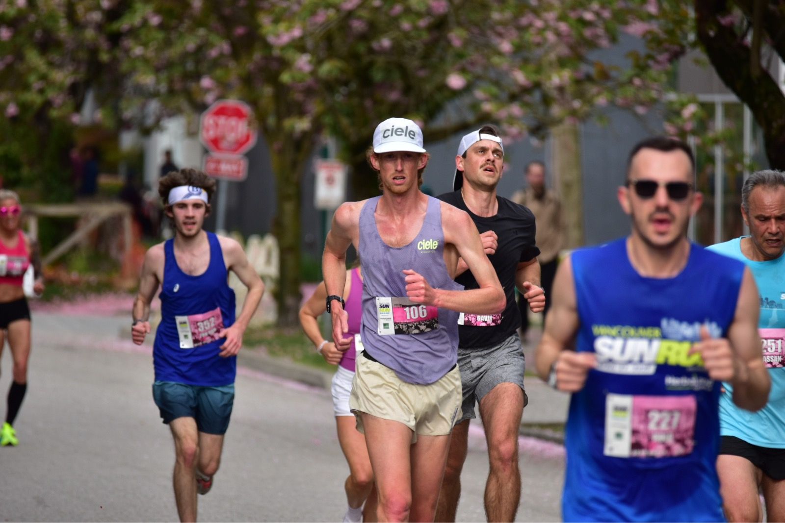 Chodziarz przeszedł maraton poniżej 3 godzin