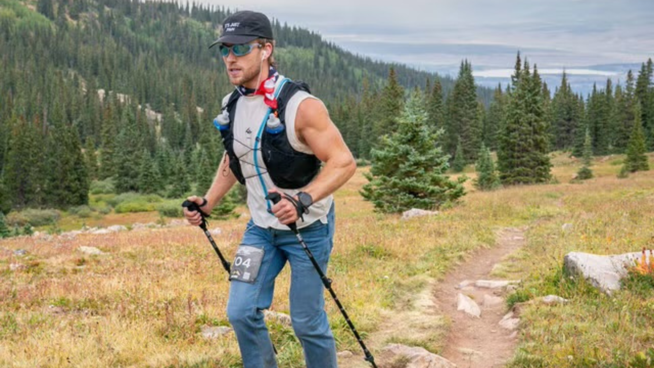 Biegacz z Utah zaskakuje świat – ultramaraton w niezwykłym stroju