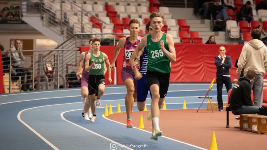 Zawody halowe hala biegi bieznia spala