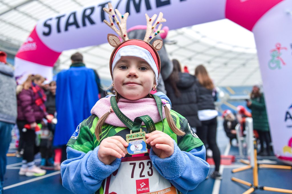 Za nami rekordowa III Charytatywna Mila Mikołajkowa z TAURONEM 11 20251214xPF MB0703