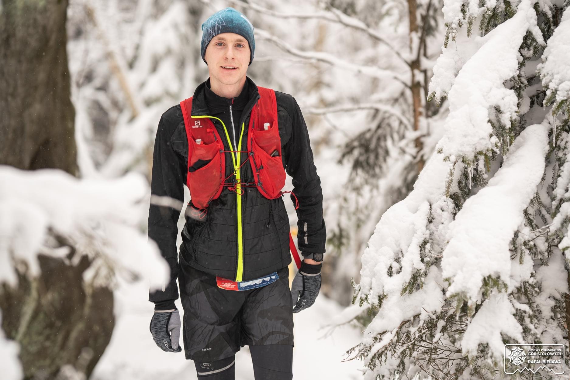 Biegowe gadżety na zimę: praktyczny przewodnik po zimowych akcesoriach do biegania