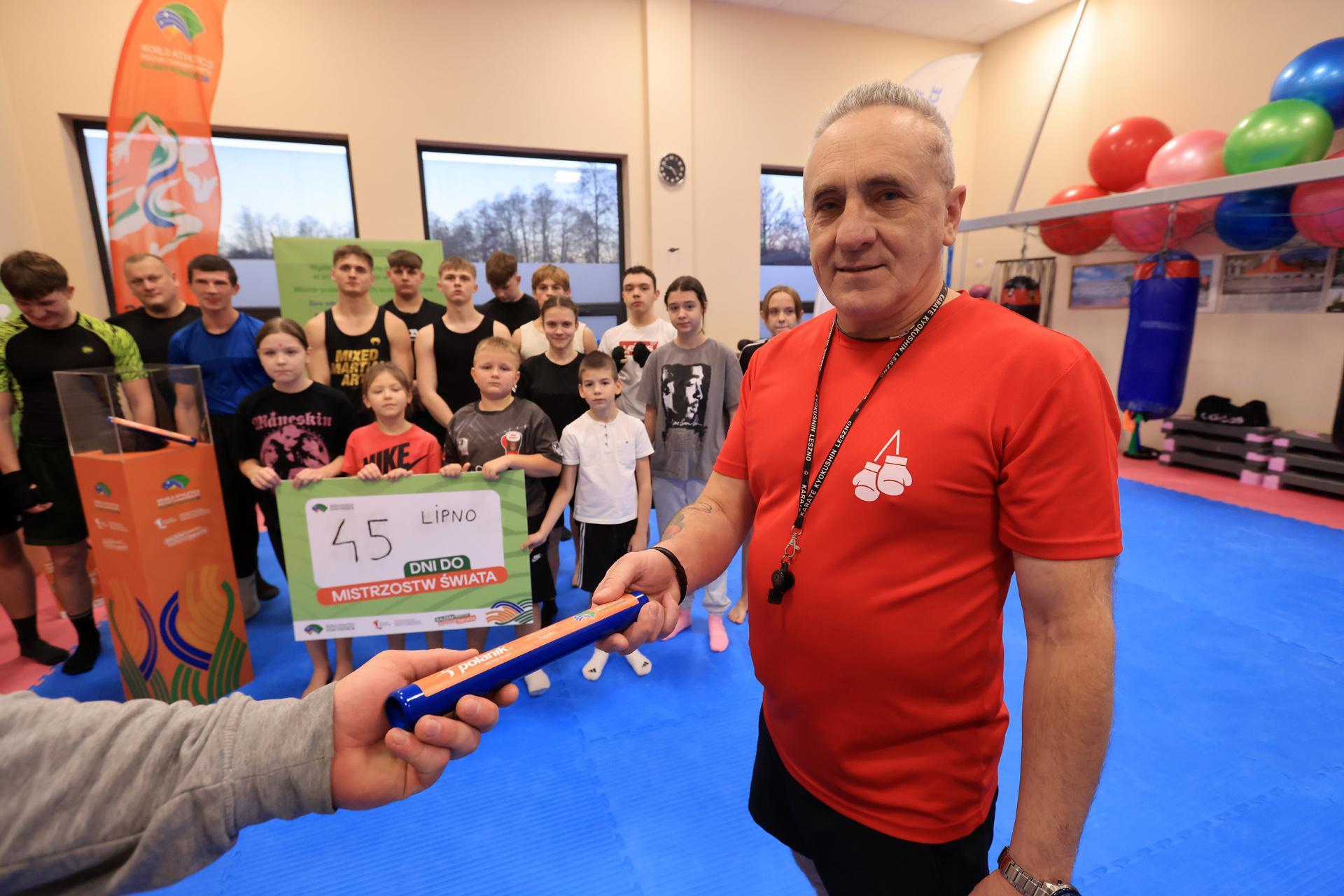 „50 sztafet Kujaw i Pomorza” promuje halowe mistrzostwa świata w Toruniu