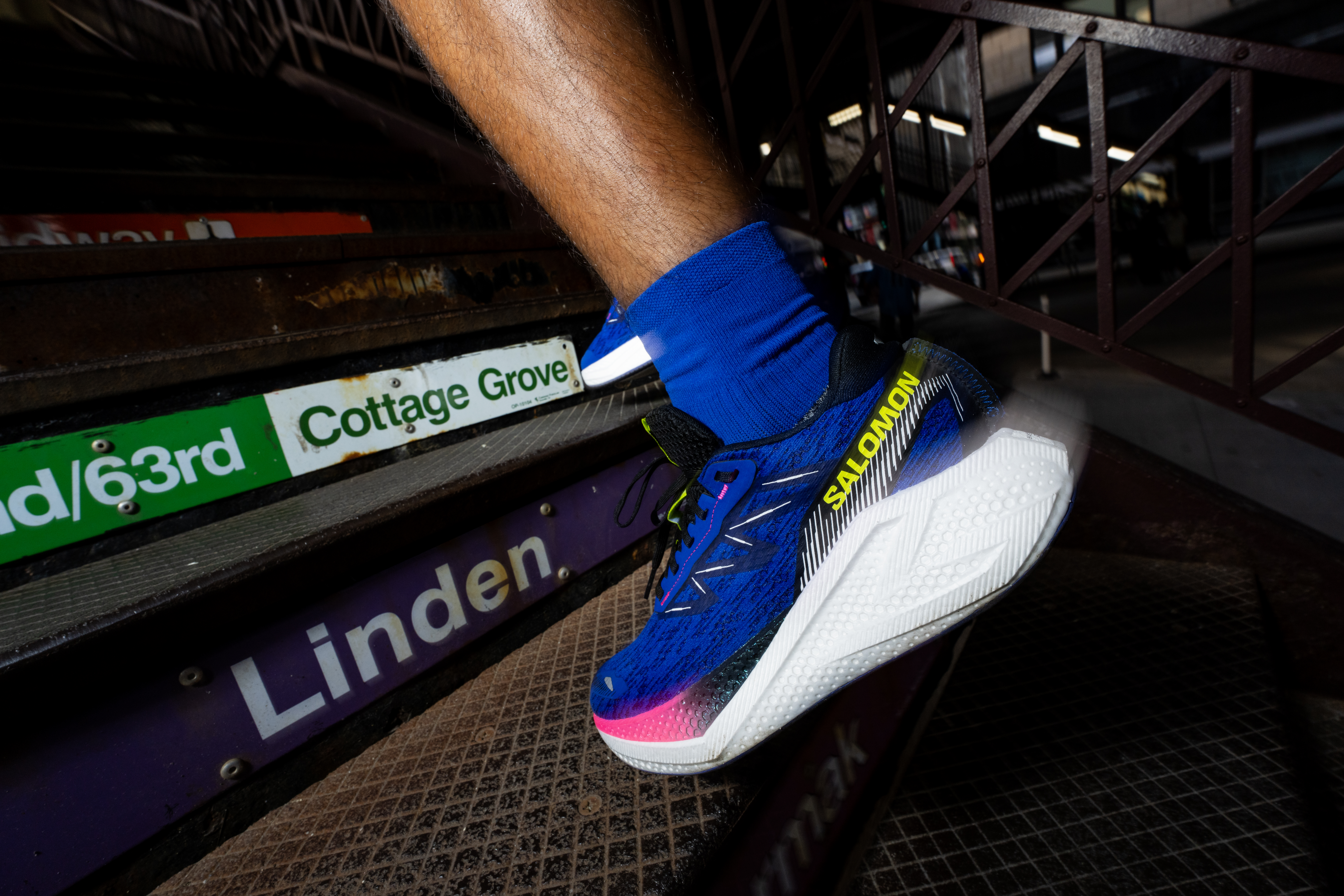 Salomon Aero Glide 4 – ultralekki but szosowy z maksymalną amortyzacją