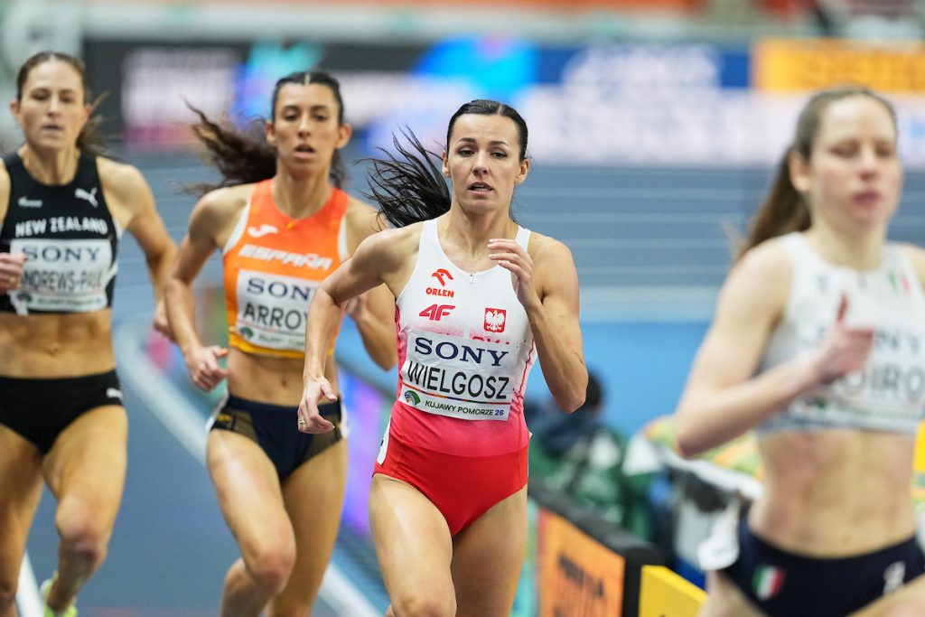 Medal Sztafety, 7. miejsce Kołodziejskiego, awanse Czykiera, Szymańskiego i Swobody w sesji porannej 2. Dnia HMŚ w Toruniu 4 20260321 123131