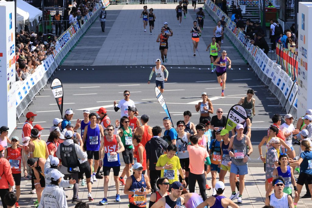 Droga do Maratonu w Tokio | Recenzje ASICS NOVABLAST 5 TOKYO oraz METASPEED SKY TOKYO 11 ASICS