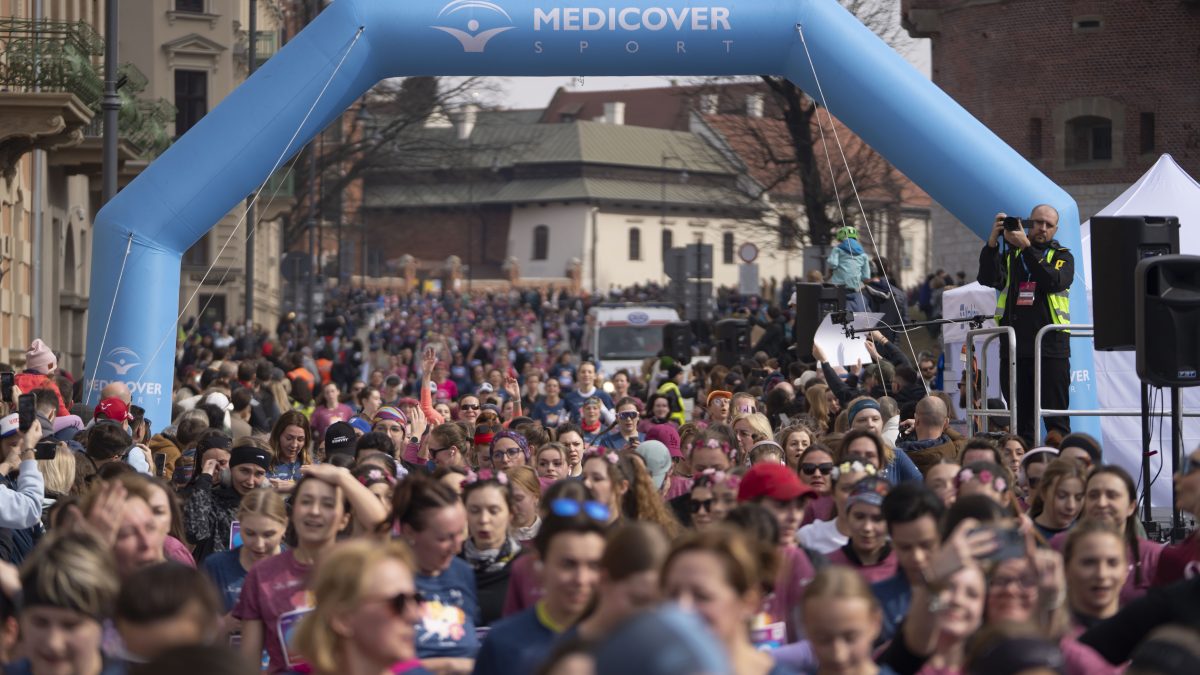 Blisko 3 tysiące pań tak świętowało swój dzień podczas Medicover Sport 3. Krakowskiego Biegu Kobiet 1 Bieg Kobiet 126