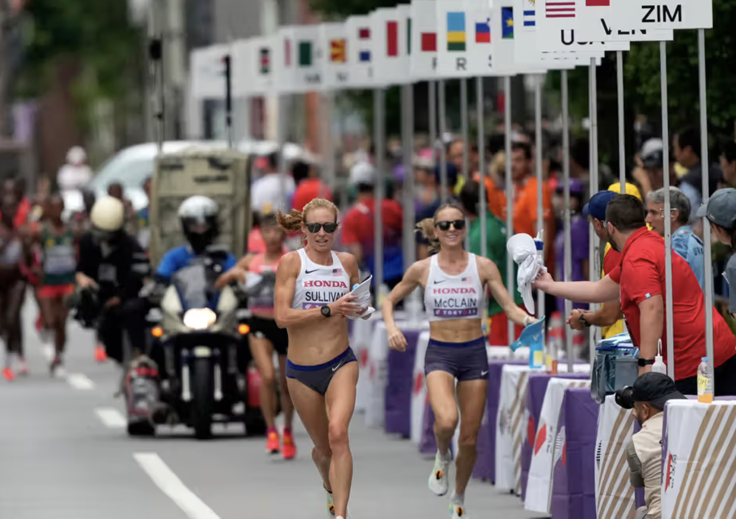 Podwójna kadra kobiet USA… za sprawą pomyłki